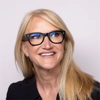 mel-robbins-headshot-ww12nn